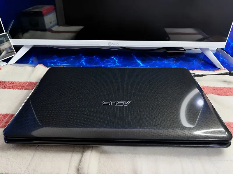 ASUS