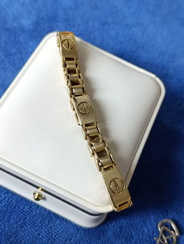 Серебряная браслет CARTIER, проба 925, вес21,97 гр длина 20 см — фото 2