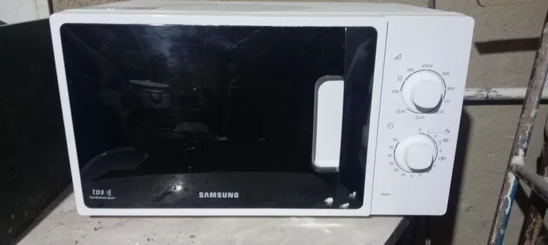 Продается Микроволновка SAMSUNG