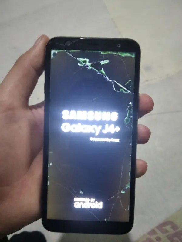 Samsung j 4+ 3 Samsung j 4+ 3
