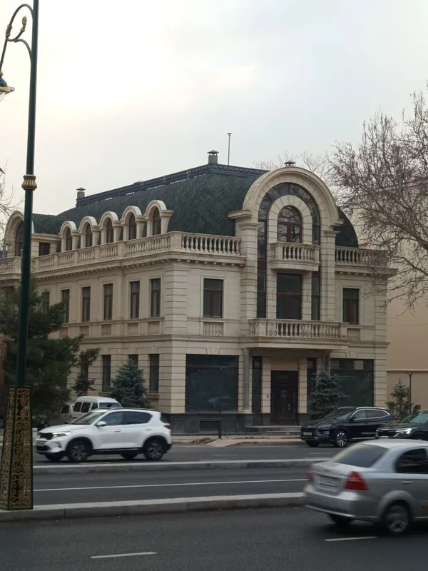 Продаётся здания р.Яккасарайском в Шота Руставели вдоль дороги 3