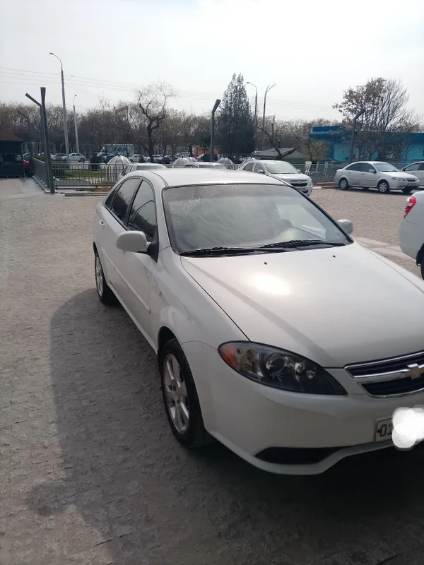 Срочно продам Лачетти 1.8 2