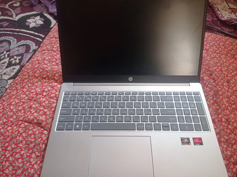 Ноутбук HP 15-fc0122nia • AMD RyzenTM 5 7520U APU [1] • 512GB Solid — фото 1