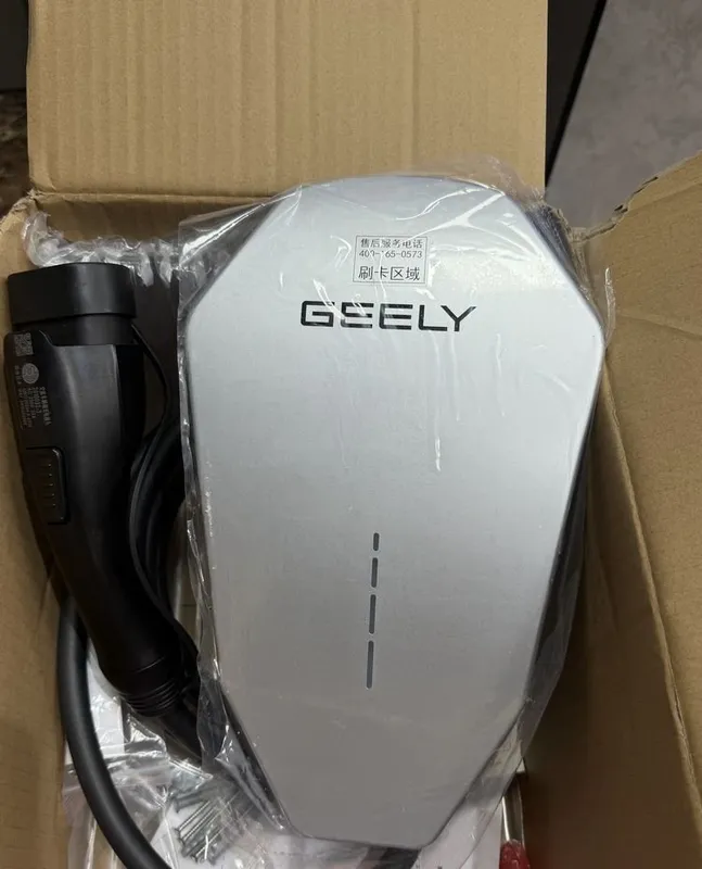 Зарядное устройство GEELY 7 кВт для электромобиля 1 Зарядное устройство GEELY 7 кВт для электромобиля 1