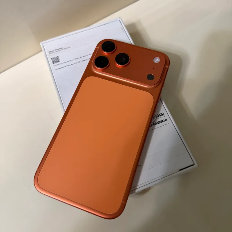iPhone 17 Pro Max 256 GB Cosmic Orange 2