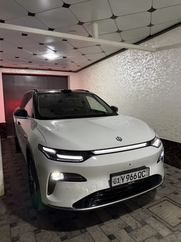 Leapmotor c11 hybrit restaylin 1