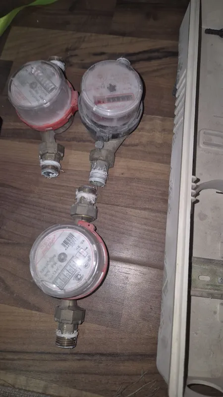 Продам бу счетчики газа, электричества, ГВС,водяной насос не рабочий — фото 1