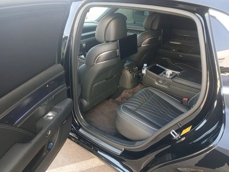 Genesis G90 premium awd 5 Genesis G90 premium awd 5