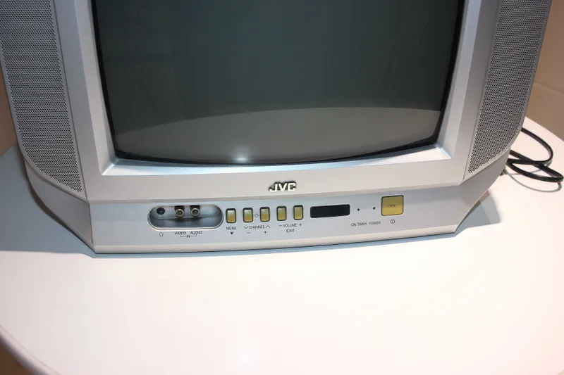 Продается ЭЛТ телевизор марки JVC AV-14FT 2 Продается ЭЛТ телевизор марки JVC AV-14FT 2