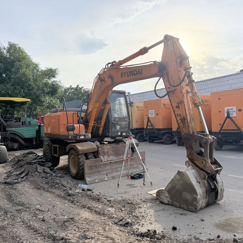 HYUNDAI 140 Ekskovator sotiladi 2