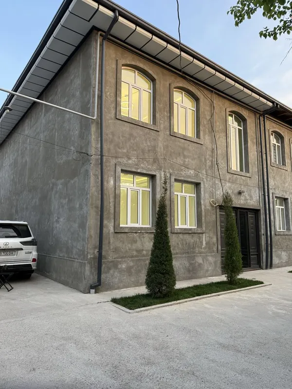 Yengi qurub bitqazilgan 7 xonaliy uy sotiladi