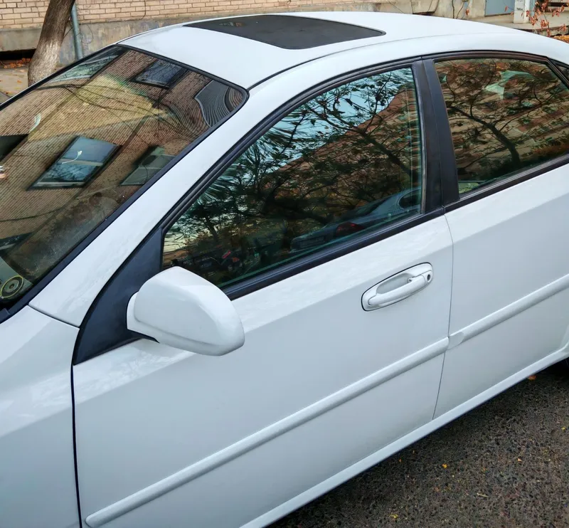 Lacetti 1.6 3-позиция 2013 год. Белая. В отличном состоянии