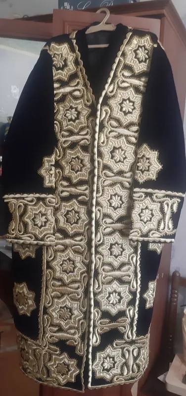 Sovg‘alik, zar tikilgan chapon. Bo‘yi baland erkak uchun 1