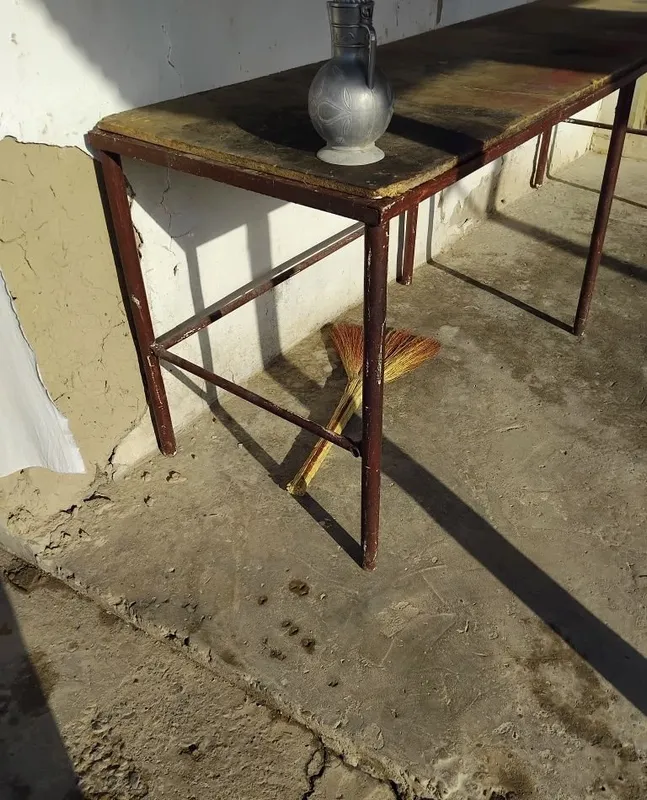 Sotiladi temir Stol srochna 3 Sotiladi temir Stol srochna 3