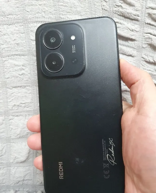 Srochna Prodam Sotiladi REDMI 15C 4+4/128GB Black Original Yengi madel 6 Srochna Prodam Sotiladi REDMI 15C 4+4/128GB Black Original Yengi madel 6