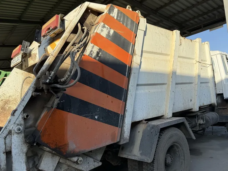 Продается задний пресс Isuzu 4
