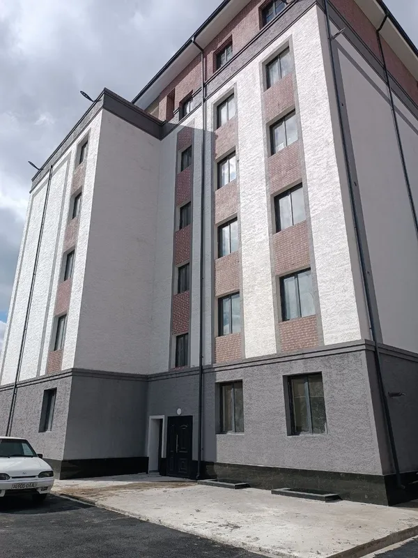 Navastroykadan kadastri chiqqan 2 xonalik kvartira sotiladi