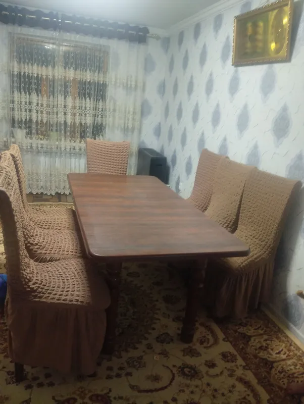 Продаются стол и стул в хорошем состоянии с чехлами Продаются стол и стул в хорошем состоянии с чехлами