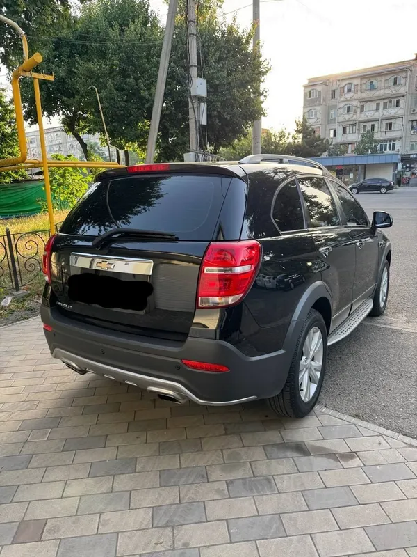 Chevrolet Captiva 3/4 — фото 1