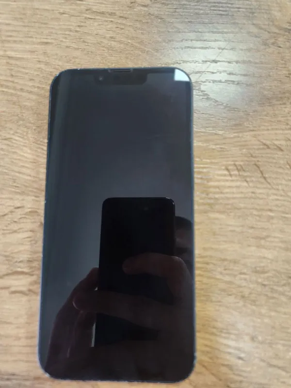 iPhone 13 Midnight (qora)