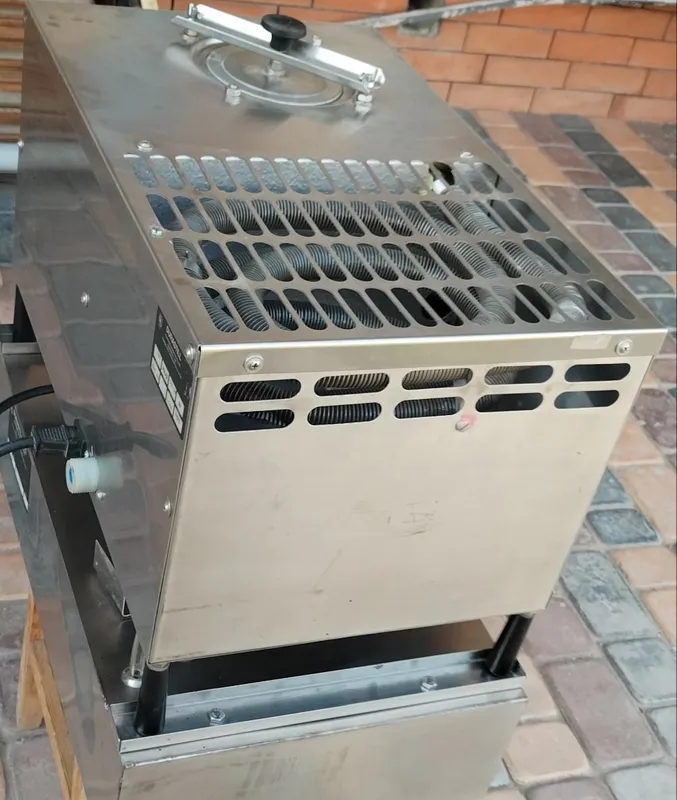 Laboratoriya distillyatori, ishlatilgan. Holati a’lo. 6