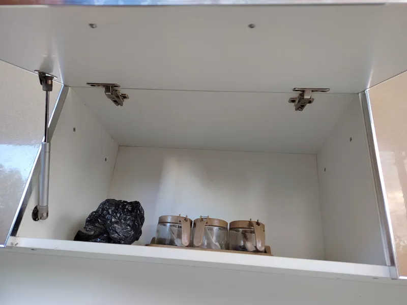 Kuxinniy Mebel Satiladi 6 Kuxinniy Mebel Satiladi 6