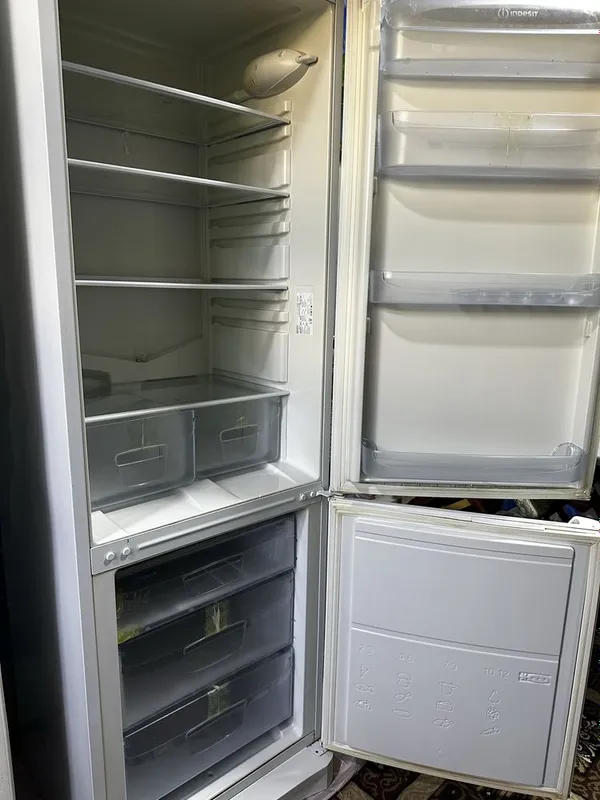 Indesit Холодильник сотилади 2 Indesit Холодильник сотилади 2