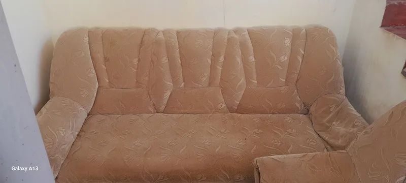 Yumshoq mebel divan kreslo sotiladi