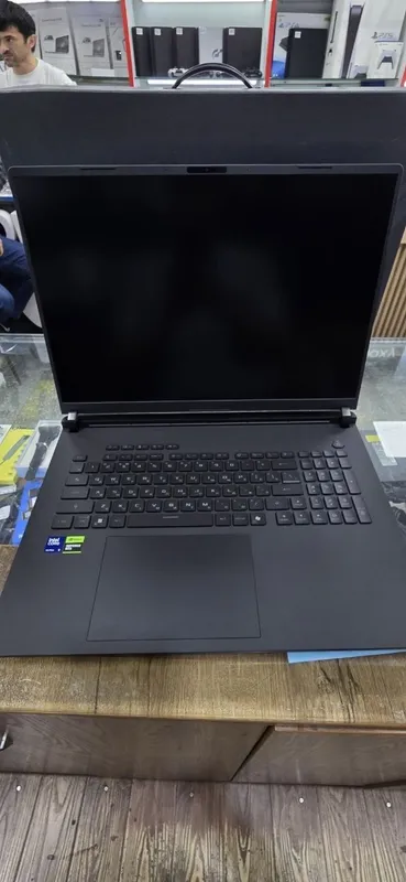 Asus Rog Scar G18 — фото 1