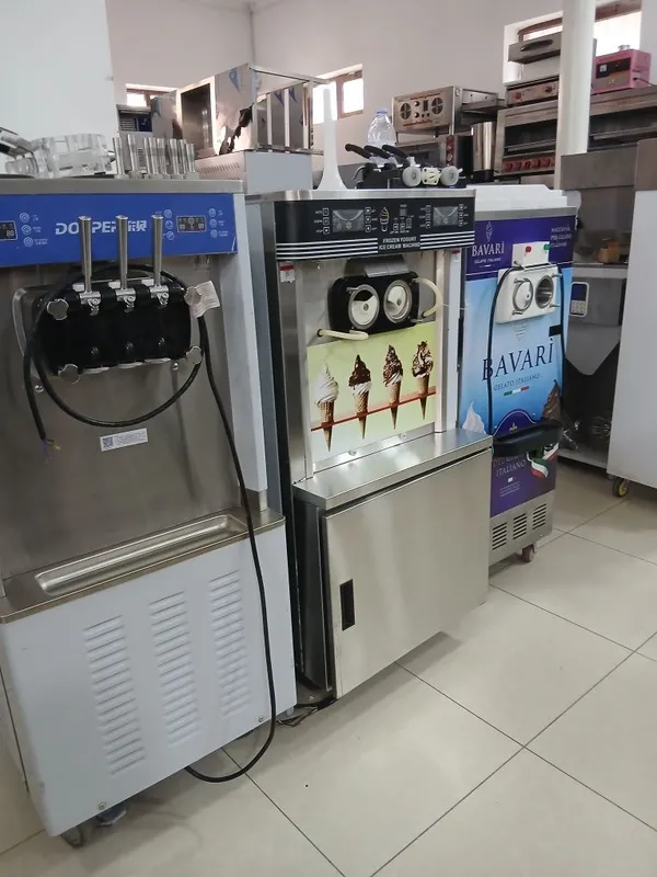 Freezer ice cream machine 2 Freezer ice cream machine 2
