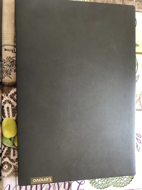 Lenovo V15 noutbook 2 Lenovo V15 noutbook 2