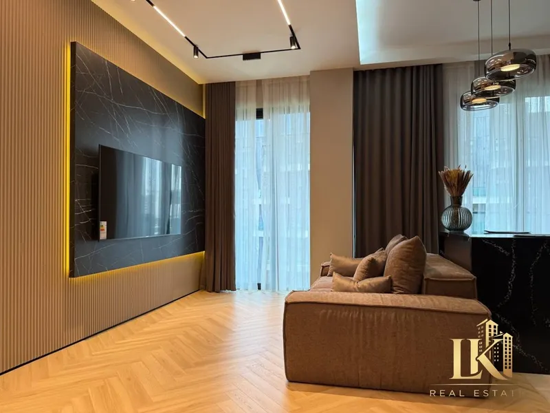 Продаётся 2-комнатная квартира в ЖК Parkwood (вид во двор) — фото 3