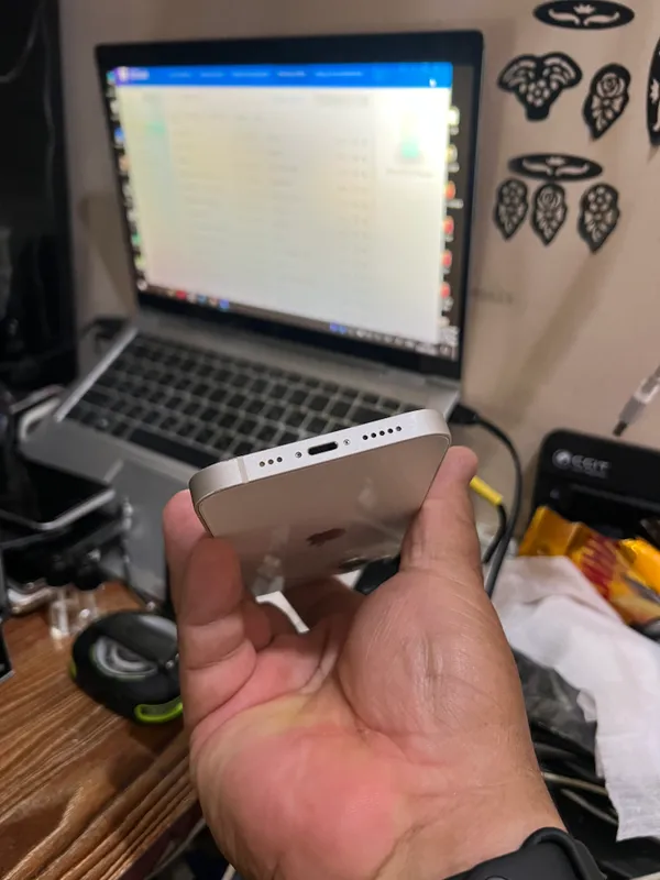 iPhone 13. 128gb идеальное состояние iCloud 2