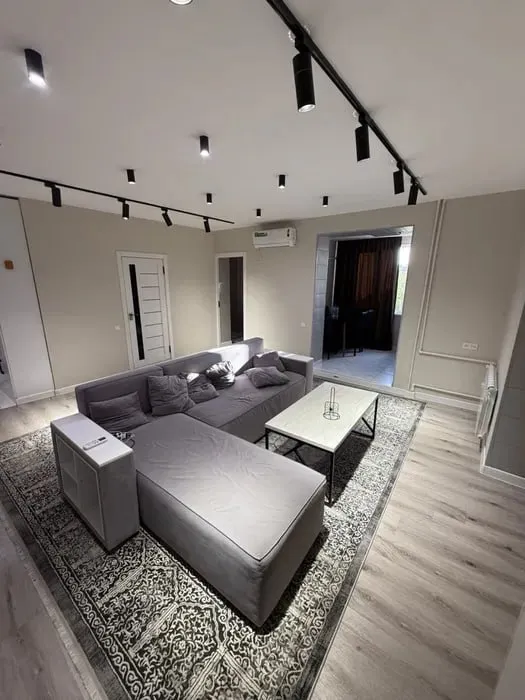 3-комнатная квартира, 65 м², 3/4 этаж (вторичка)