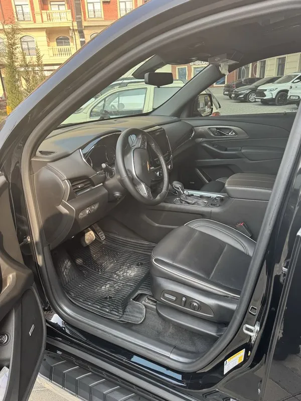 Chevrolet Traverse 2023 ideal — фото 3