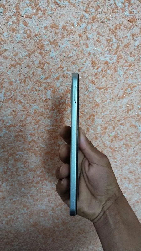 Infinix smart 9 holati yaxshi