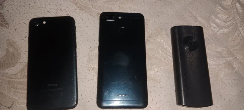 не роблчие телефоны 2 штук кнопочный рабочий — фото 1