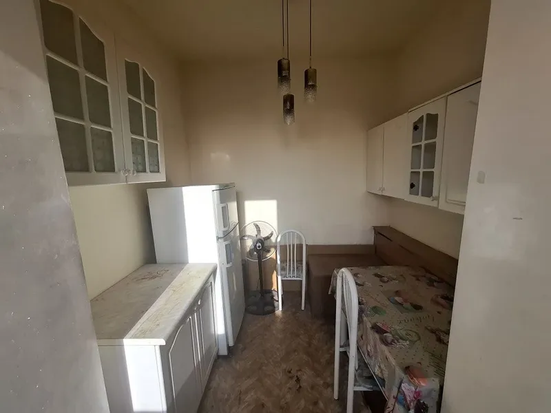 Arenda kvartira Yashnabod tumani Kadishva bozor oldida 2xona 3etaj 5
