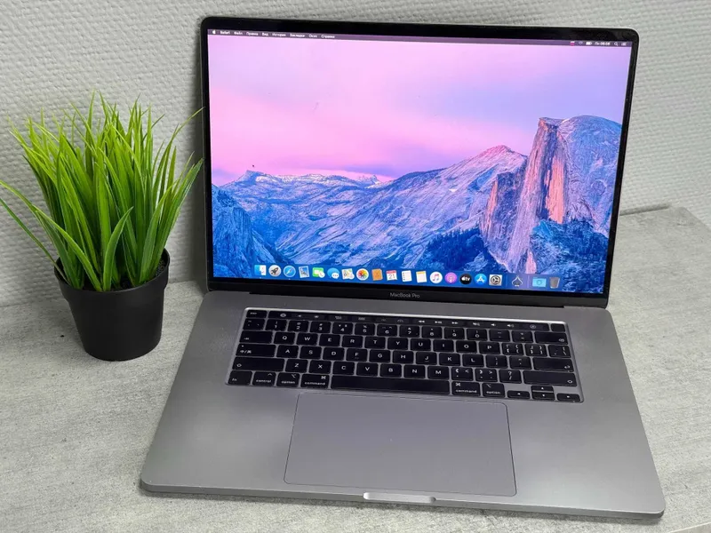 Продам Apple MacBook Pro 2019