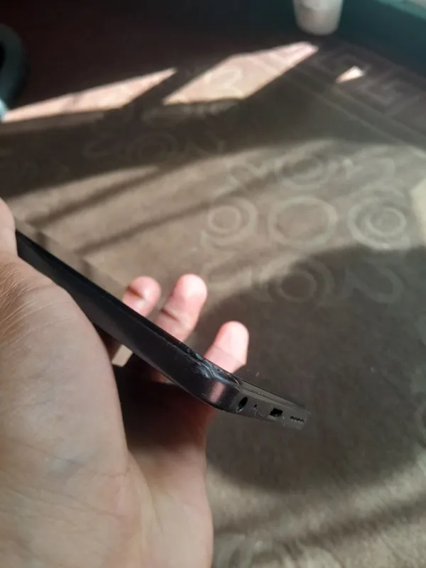 Infinix hot 60i karopkasi bor  tel 77 479 39 35 7