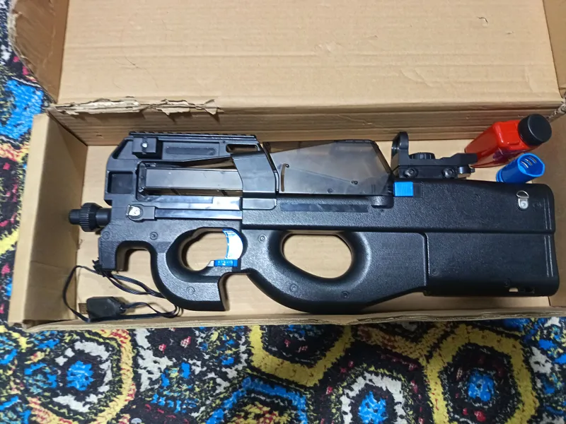 P90