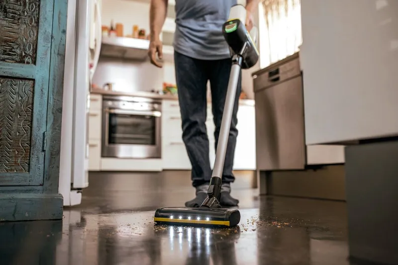 Аккумуляторный пылесос karcher VC 6 Cordless ourFamily — фото 5