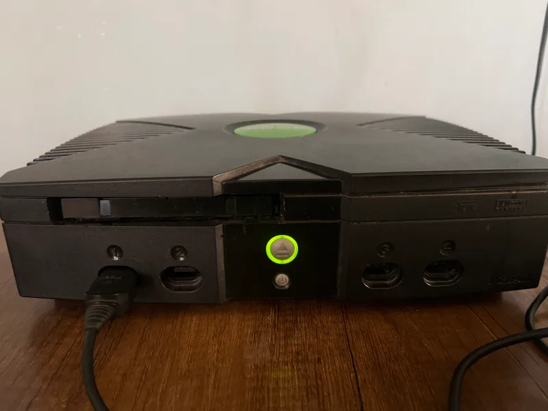 Продаётся XBOX 3 Продаётся XBOX 3