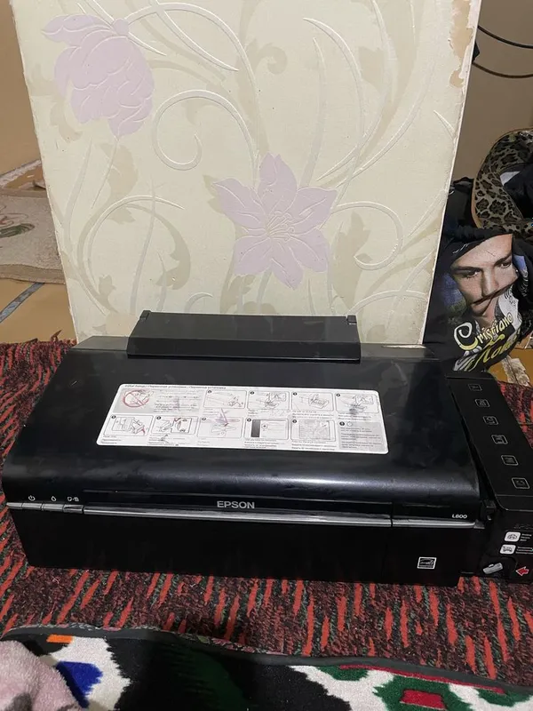 Epson L800 holati yaxshi