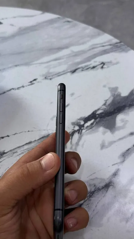 iPhone 11 sotiladi 2 iPhone 11 sotiladi 2