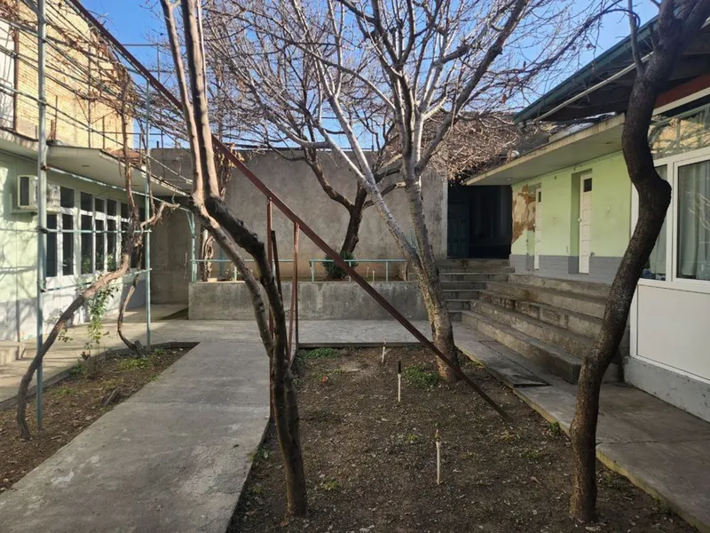 Срочно!!! Продается Комолон 6 Соток 8 та хона Фасад 17,8*33,7 — фото 3