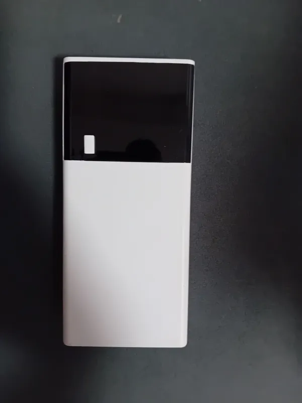 Повербанк (Power Bank) 10000 mAh белый с фонариком