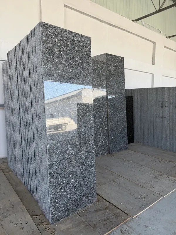 Granit optom narxda fasad sokol uchun. Angola black, labradarit, tanb