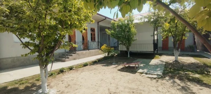 Uchastka sotiladi
