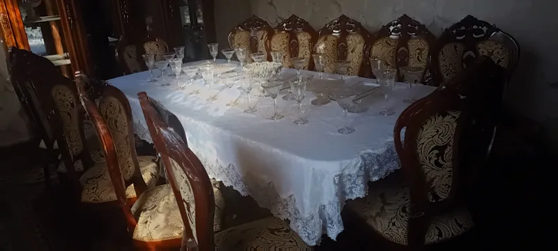 stol-stul gòrkasi bilan sotiladi